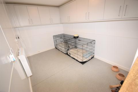 3 bedroom semi-detached house to rent, Peake Close, Sleaford, NG34