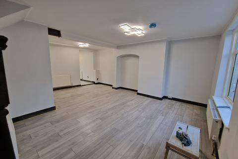 3 bedroom detached house to rent, Oldberry Road, Edgware HA8