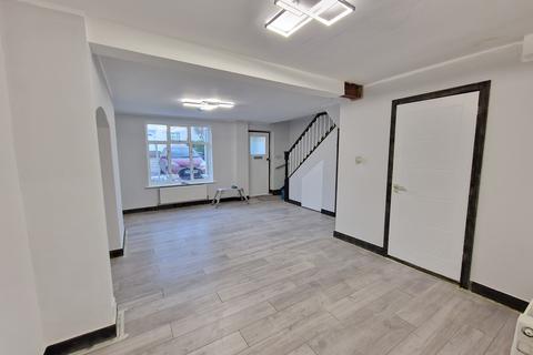 3 bedroom detached house to rent, Oldberry Road, Edgware HA8