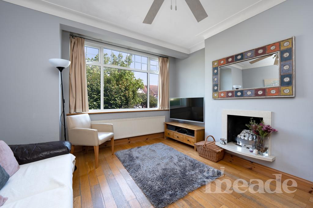 Larkshall Road, Highams Park, E4 3 bed terraced house for sale £625,000