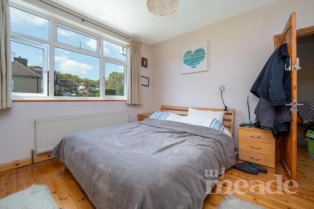 Larkshall Road, Highams Park, E4 3 bed terraced house for sale £625,000