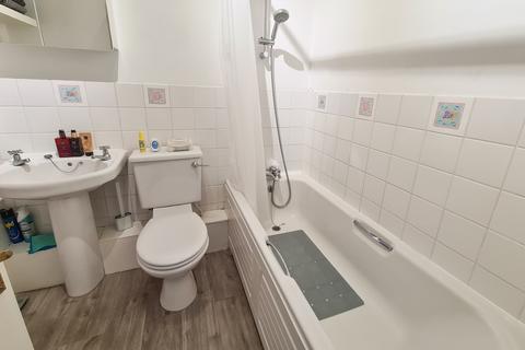 3, Ashley Court Staines Road, Wraysbury, Staines-upon-thames, TW19 5BS