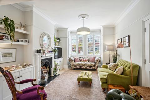 102 Mayfield Avenue, London, W13 9UX