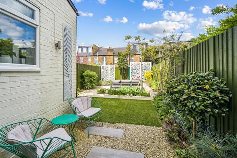 102 Mayfield Avenue, London, W13 9UX
