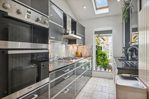102 Mayfield Avenue, London, W13 9UX
