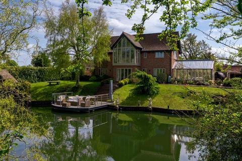 5 bedroom detached house for sale - Hethersett Road, East Carleton, NR14