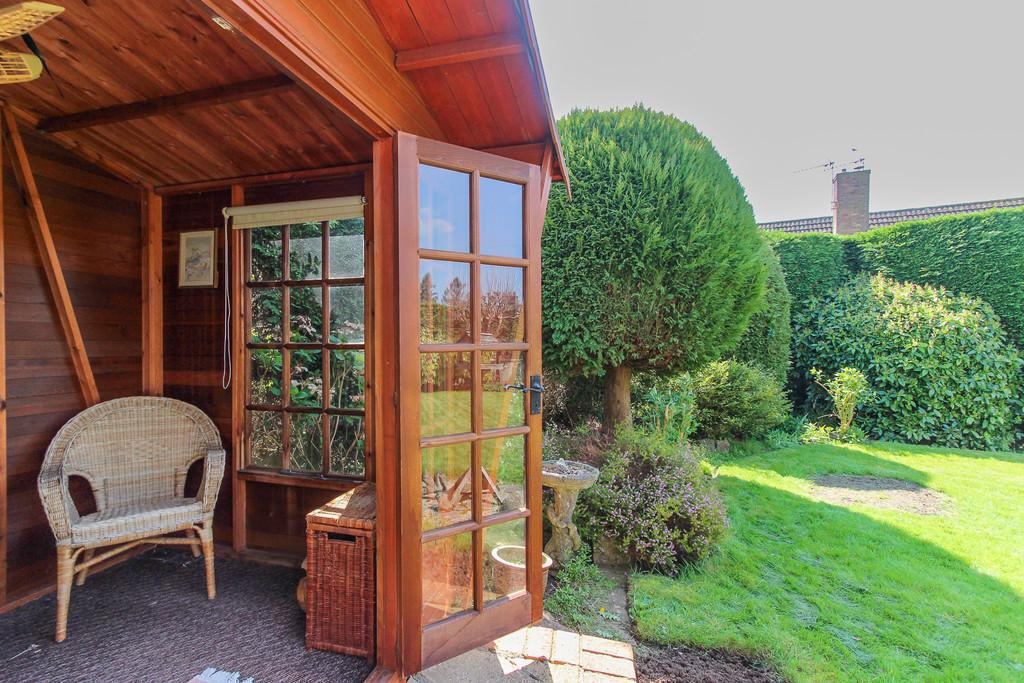 Garden with summerhouse