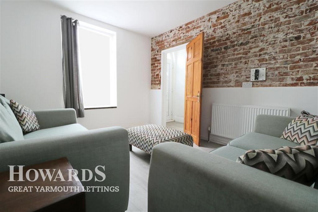 Gorleston 3 bed terraced house to rent £825 pcm (£190 pw)