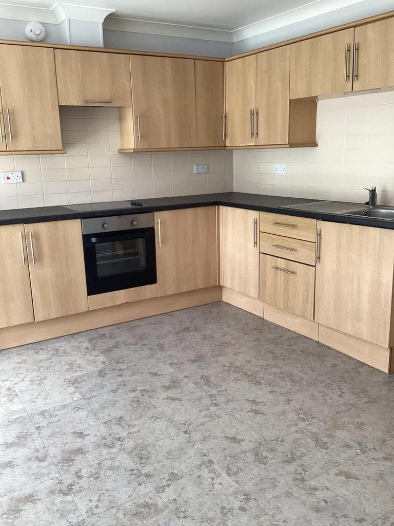 Cae Gwyrdd, St Clears 3 bed property to rent £850 pcm (£196 pw)