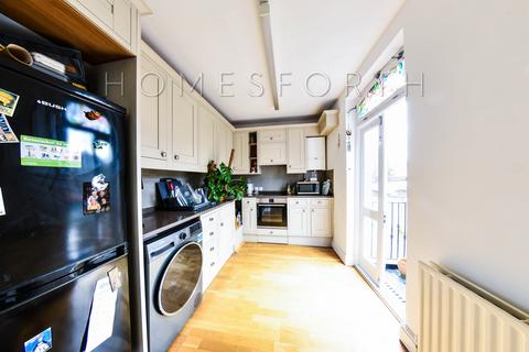 1 bedroom flat for sale, Canfield Place, South Hampstead, NW6