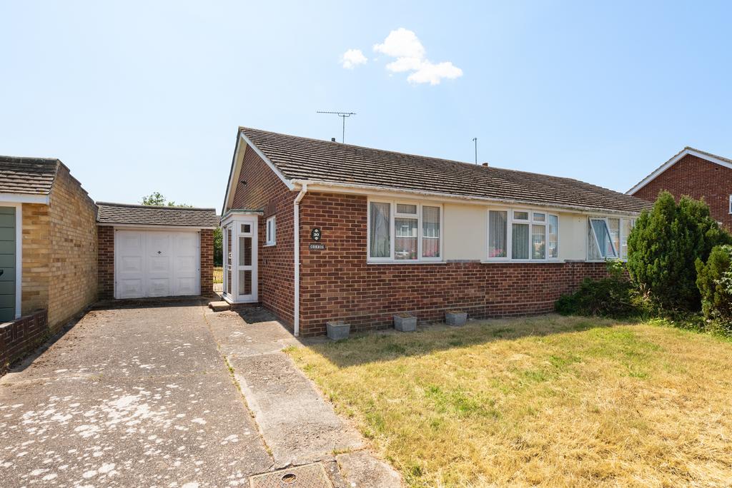 Summerfield Avenue, Whitstable 2 bed semidetached bungalow £340,000