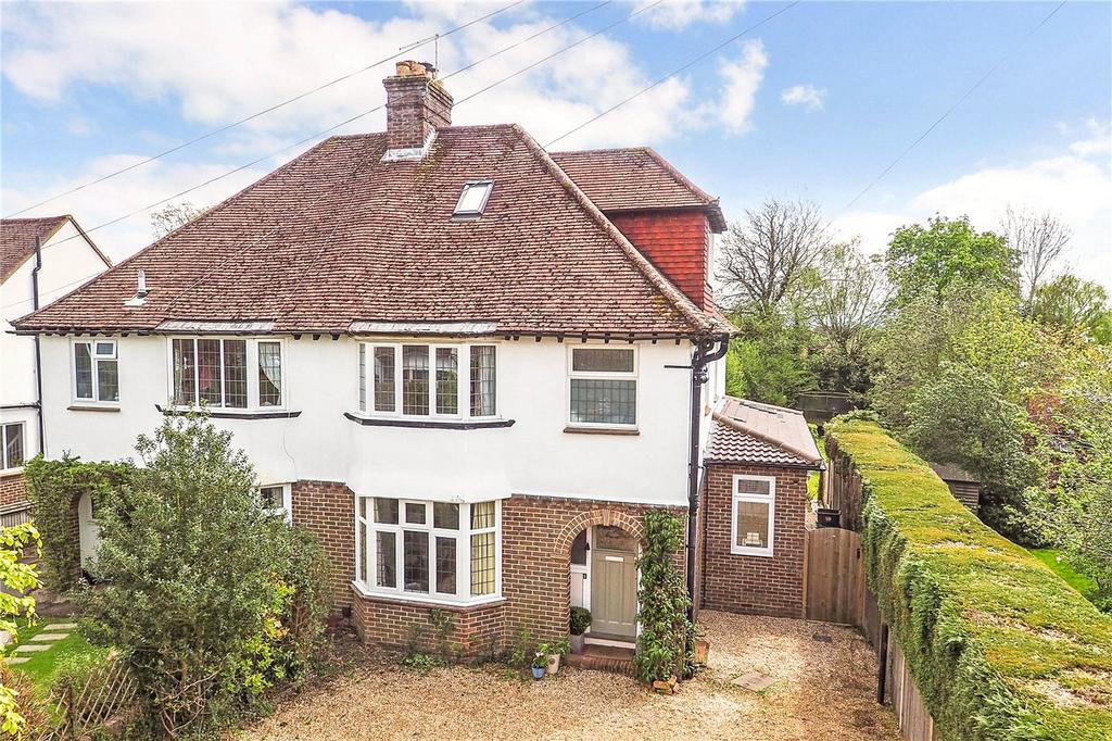 Woodbury Avenue, Petersfield, Hampshire, GU32 4 bed semidetached house for sale £875,000