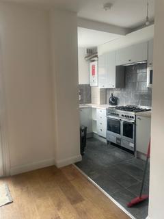 4 bedroom terraced house to rent - Oaklands Grove, London W12