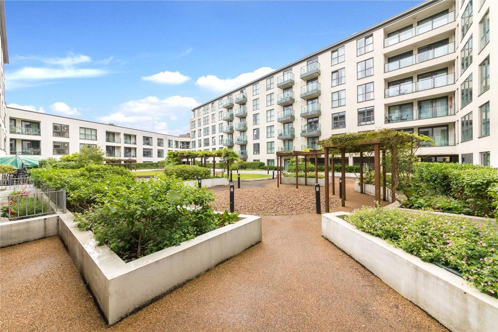 St. Williams Court, 1 Gifford Street, London 1 bed flat to rent £