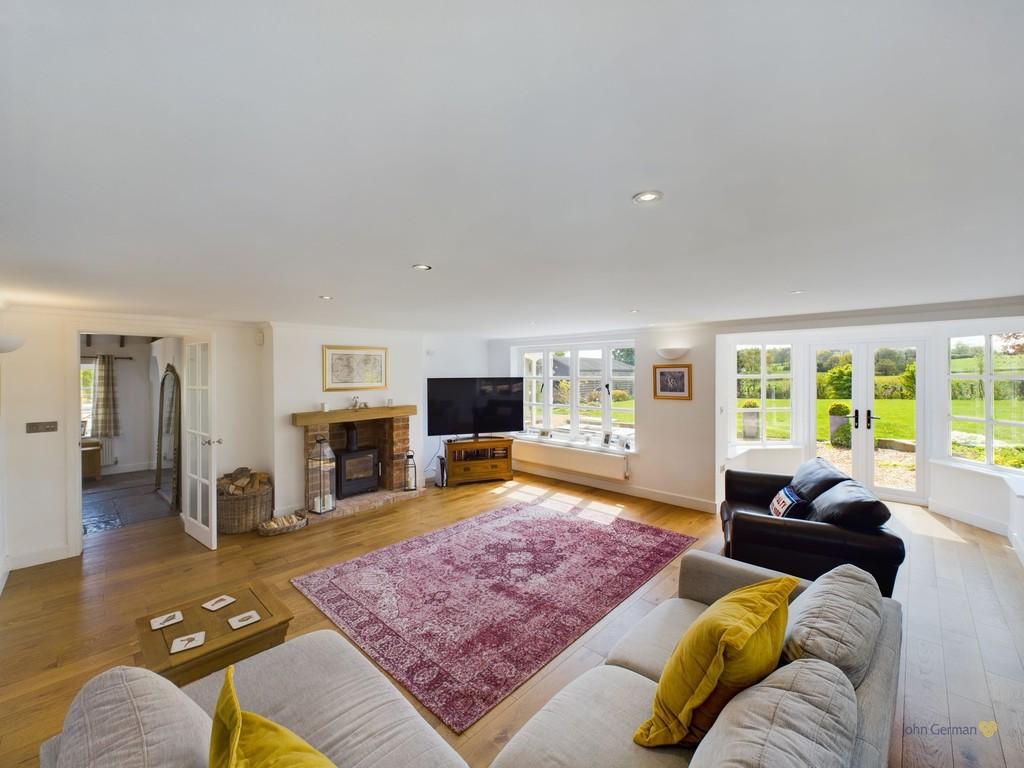 Abbots Bromley Road, Hoar Cross 3 bed semidetached house for sale £