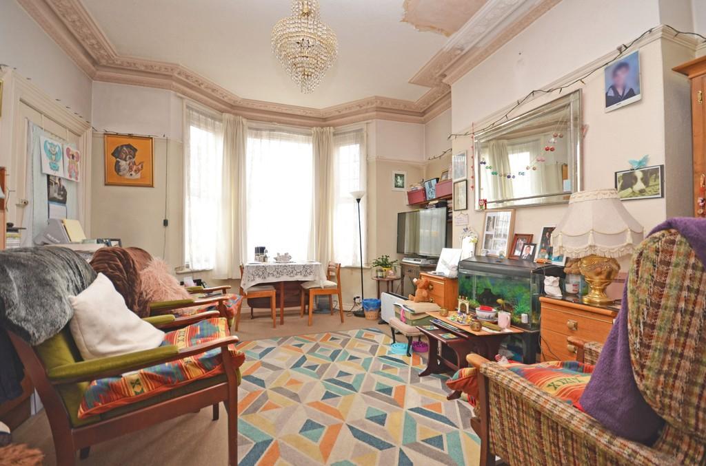 Longford Road, Bognor Regis 5 bed detached house for sale £400,000