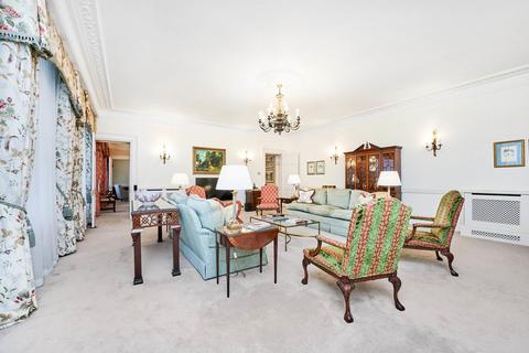 3 bedroom apartment to rent, Hyde Park Gate SW7