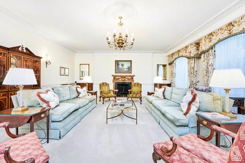 3 bedroom apartment to rent, Hyde Park Gate SW7