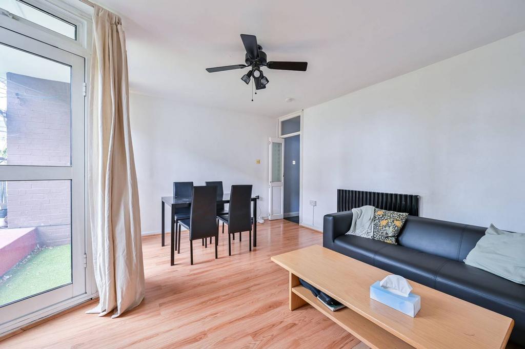 Walworth Place, Elephant and Castle, London, SE17 2 bed flat to rent