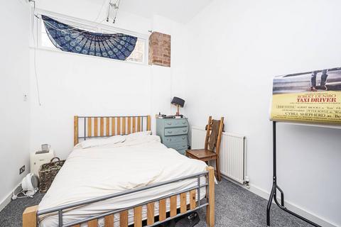 Flat 2, 54 Cavell Street, London, E1 2HP