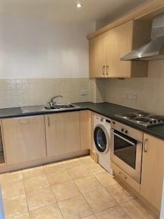 2 bedroom flat to rent, Wedgwood Road, Weymouth DT4