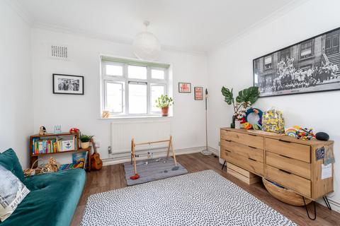 10 Althorne Gardens, London, E18 2DA