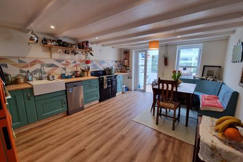 Roween Cottage Pennance Road, Lanner, Redruth, TR16 5TF
