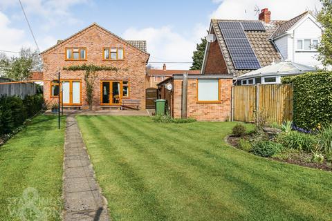 4 bedroom detached house for sale, Ashwellthorpe Road, Wreningham, Norwich