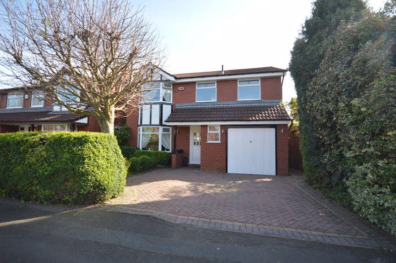 Clanfield Avenue, Widnes 4 bed detached house £400,000