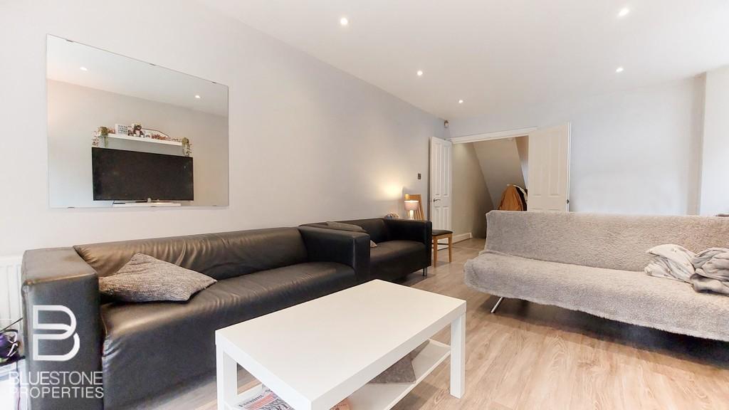 Handforth Road, Oval 2 bed ground floor flat to rent £2,599 pcm (£600 pw)