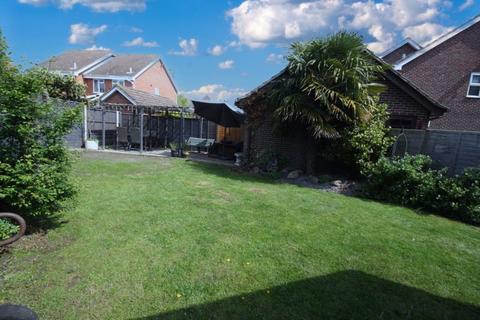 38 Braunston Drive, Hayes, UB4 9RB