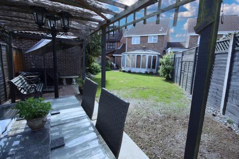 38 Braunston Drive, Hayes, UB4 9RB