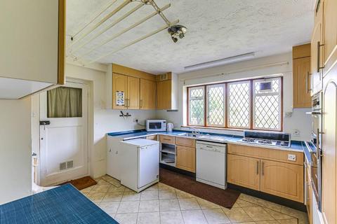 30 Ewhurst Avenue, South Croydon, CR2 0DG