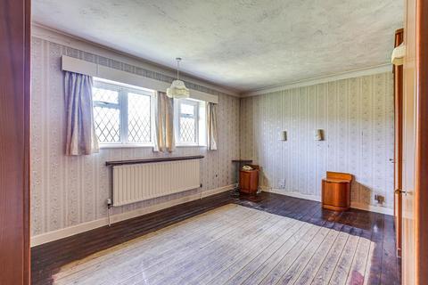30 Ewhurst Avenue, South Croydon, CR2 0DG