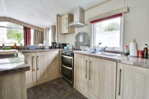 2 bedroom detached house for sale, Kingfisher Lake, Cotswold Hoburne, Cotswold Water Park