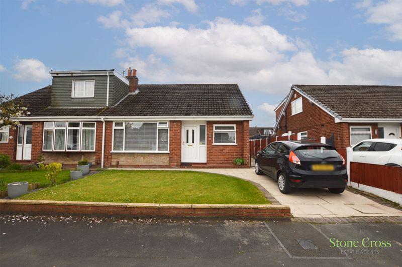 Kenilworth Road, Lowton, Warrington, WA3 2AZ 3 bed bungalow for sale