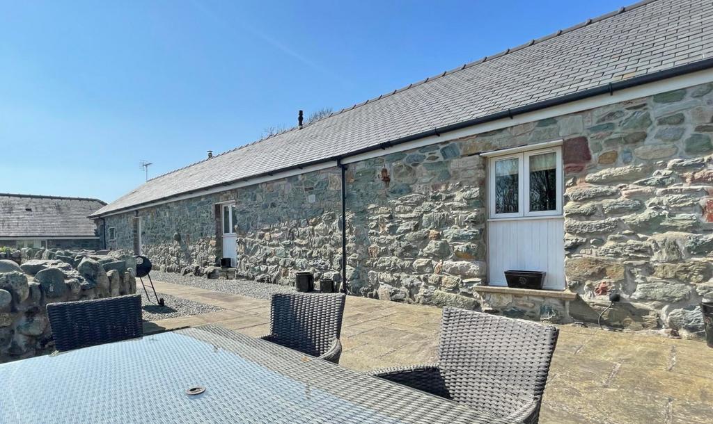 Dwyran, Llanfairpwllgwyngyll, Isle of Anglesey, LL61 3 bed bungalow for