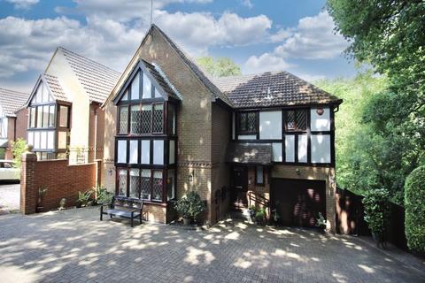 4 bedroom detached house for sale, Chalice Court, Southampton SO30