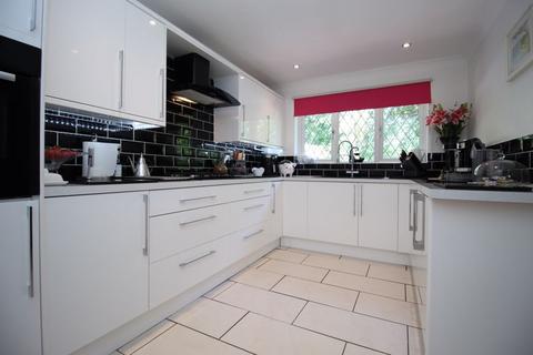 4 bedroom detached house for sale, Chalice Court, Southampton SO30