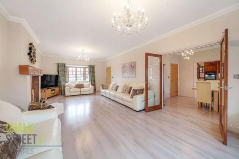 7 bedroom detached house for sale - Belle Vue Road, Romford, RM5 - *Detached Annexe Accommodation*
