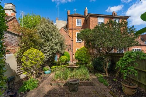 Stratton Lodge, 52 Bath Street, Abingdon, OX14 3QH