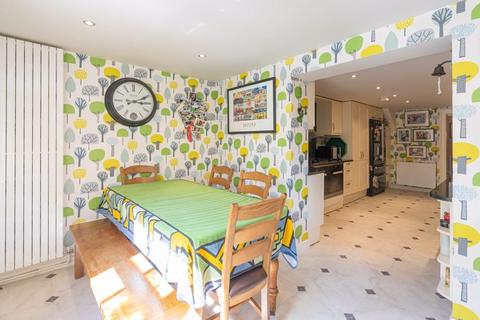 Stratton Lodge, 52 Bath Street, Abingdon, OX14 3QH