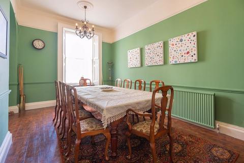 Stratton Lodge, 52 Bath Street, Abingdon, OX14 3QH