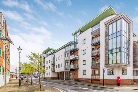 2 bedroom flat for sale, Seagers Court, Old Portsmouth
