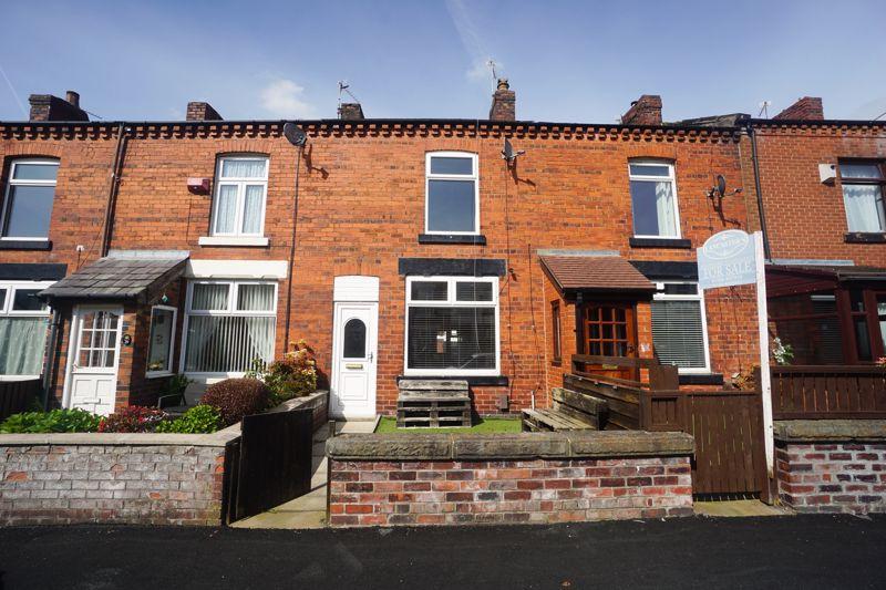 Catherine Street East, Horwich 2 bed terraced house £650 pcm (£150 pw)