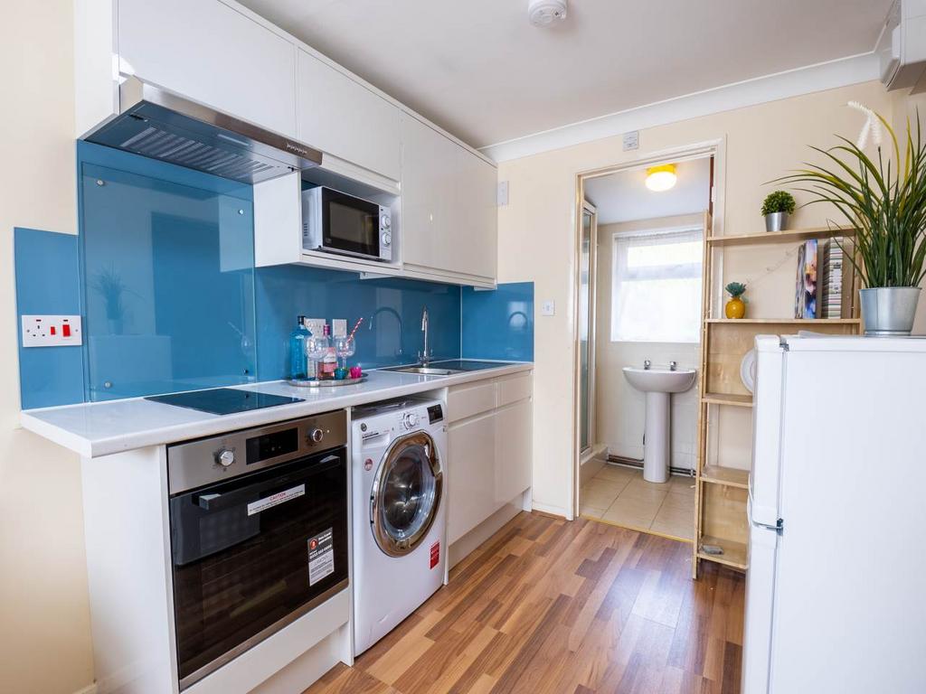 7 Beaconsfield Road, Canterbury, Kent 1 bed house £713 pcm (£165 pw)
