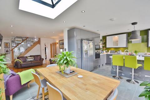 4 Queens Road, Thame, OX9 3NQ