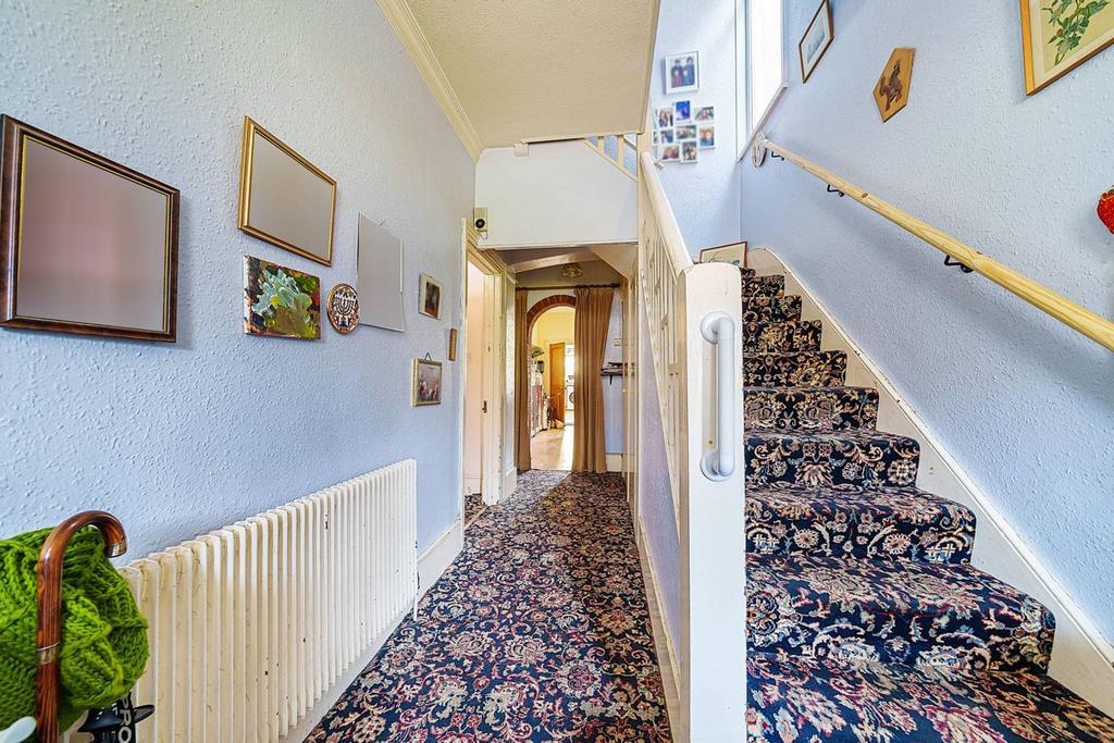Beatrice Avenue, Norbury, London, SW16 4 bed semidetached house for