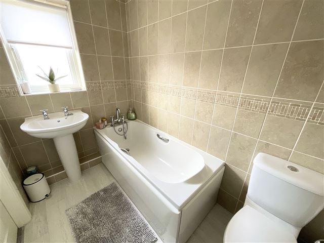 En Suite Bathroom