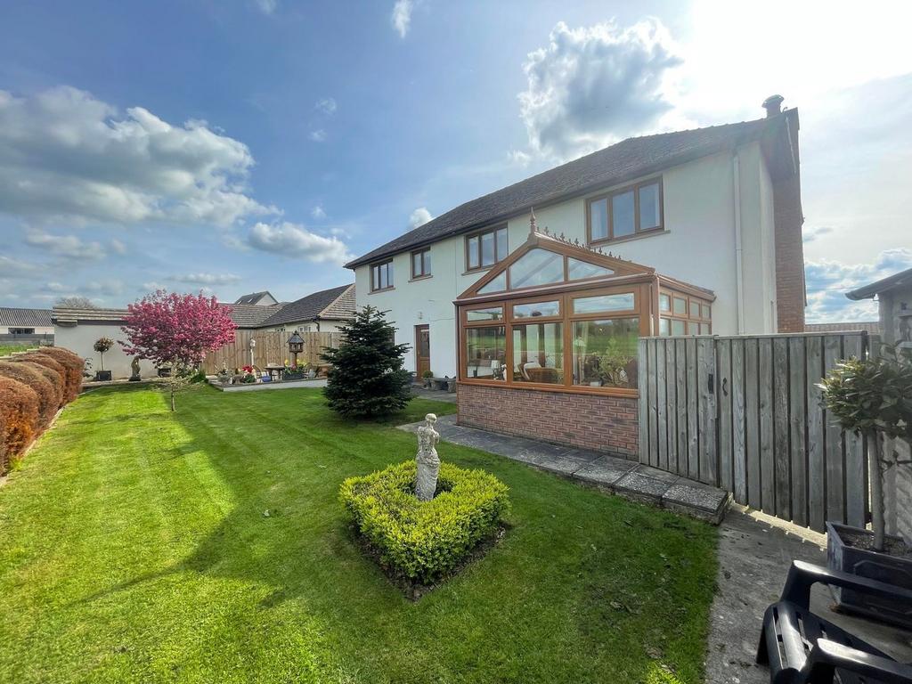 Road, Cardigan, SA43 5 bed detached house for sale £475,000